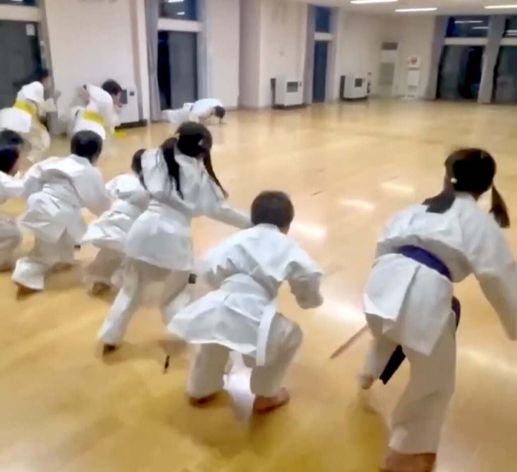 駆け抜ける、純粋なエネルギー。